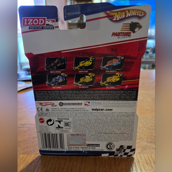 Hot Wheels - Dan Wheldon - Izod Indy Car Series - NEW - Picture 2 of 3